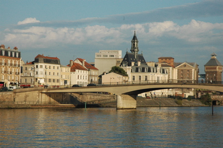 Sunrise over the river Seine Corbeil