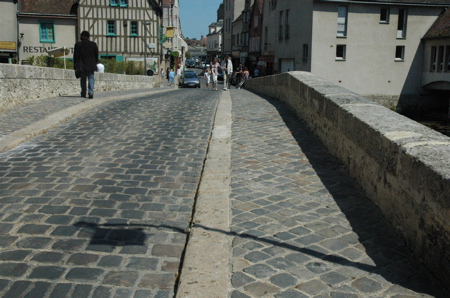 chatres-medieval-village